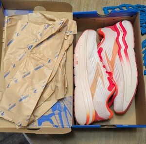 Brooks Ghost Max 2 Women's Running Shoes Size 7 White Coral Peach Glow